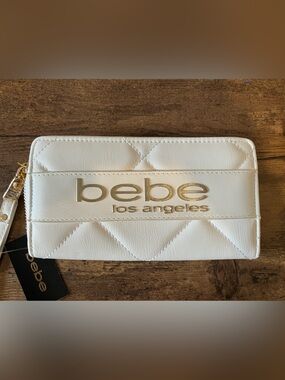 Bebe Los Angeles, Wallet